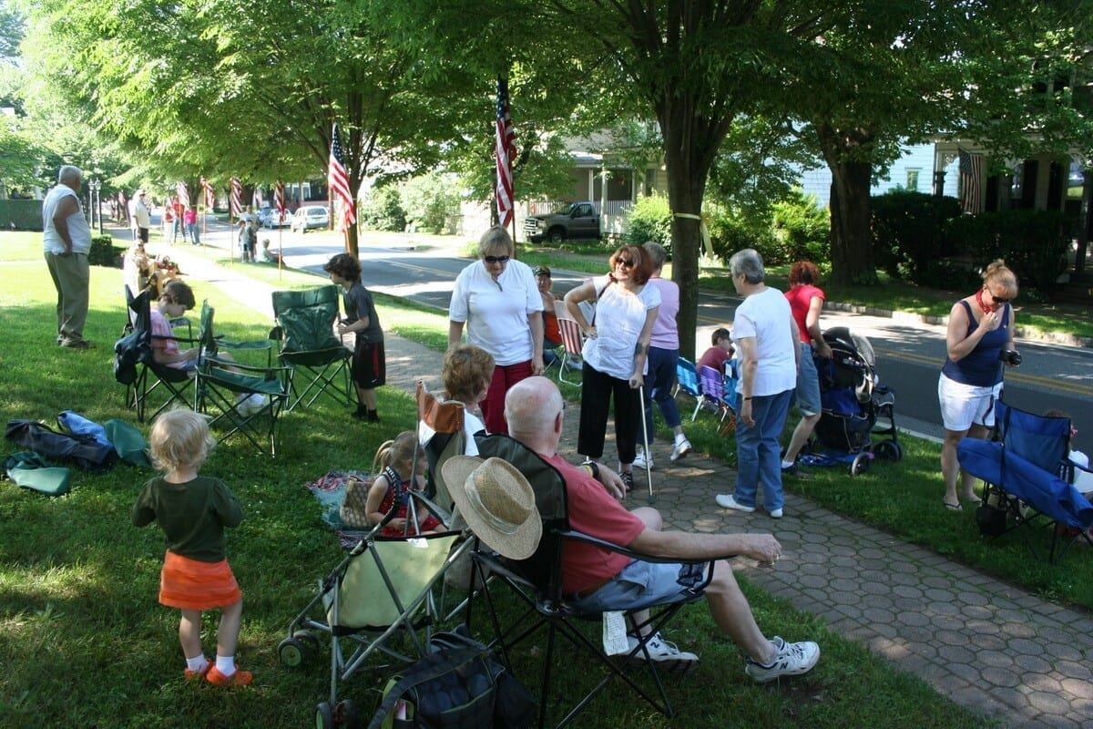 NJ Events: Memorial Day Parade, Frenchtown, NJ, Lawnchairs