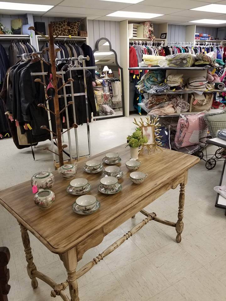 vna thrift shop