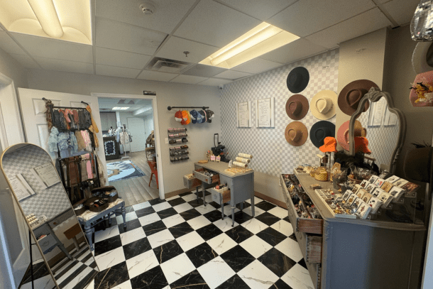 Hat Bar